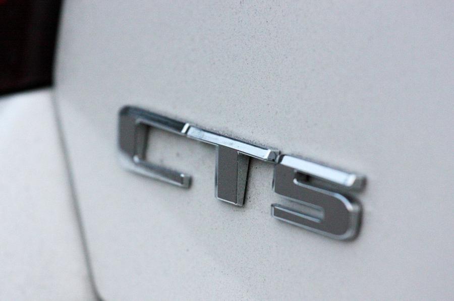  Cadillac CTS-V Sport Wagon 2011 года  (фото 51 из 73)